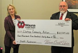 Wauna CU CEO Robert Blumberg and CCA Executive Director Elaine Bruce